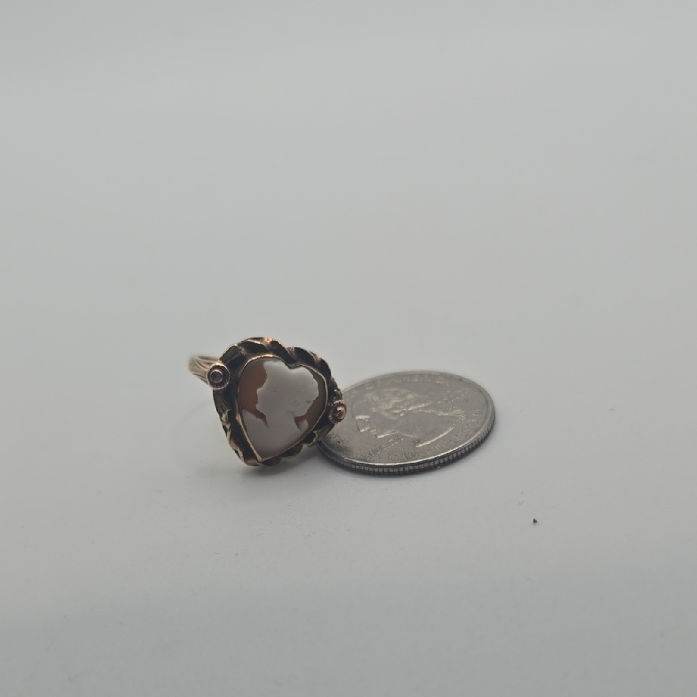 10k Gold Cameo Heart Ring - Picture 8 of 8